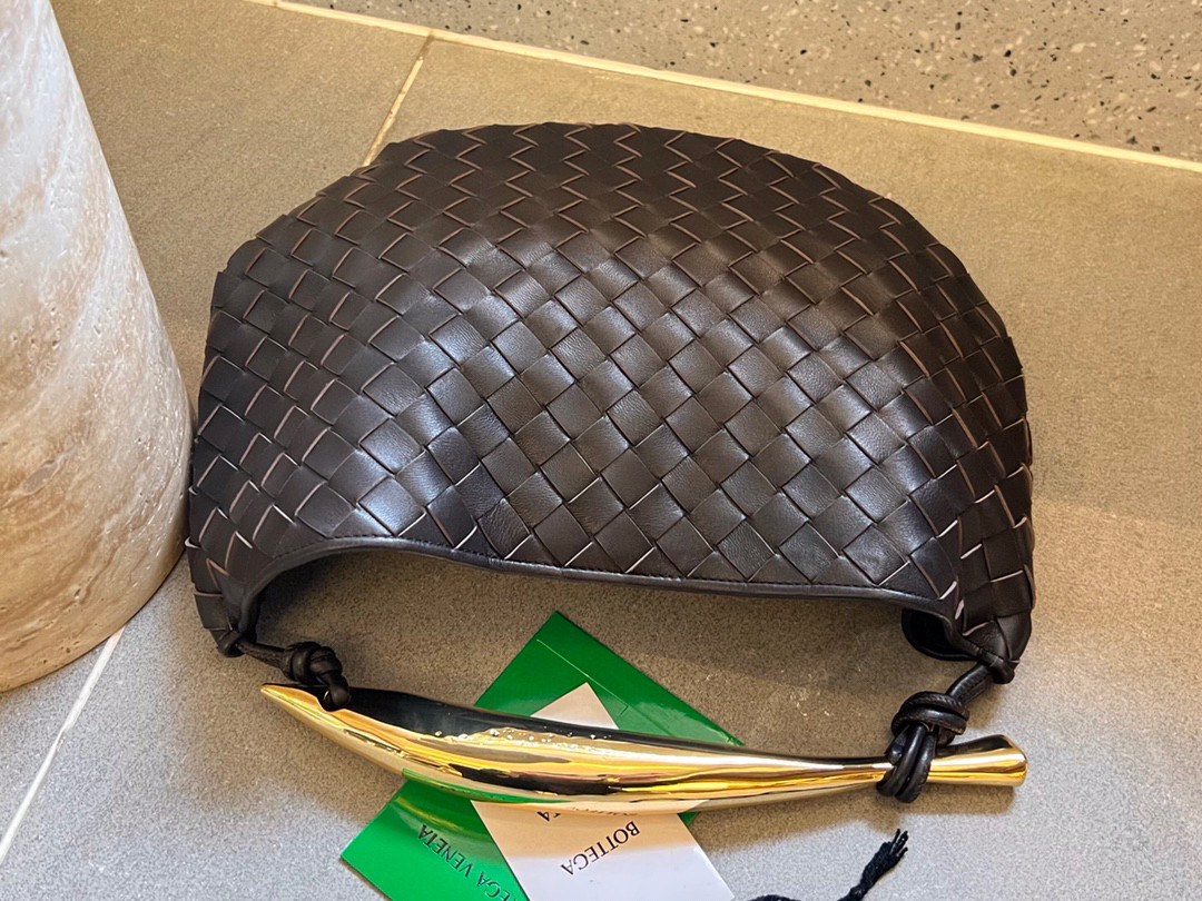bo*te*ga Ve*ne*ta sardine top handle bag