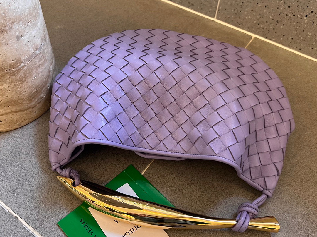 bo*te*ga Ve*ne*ta sardine top handle bag