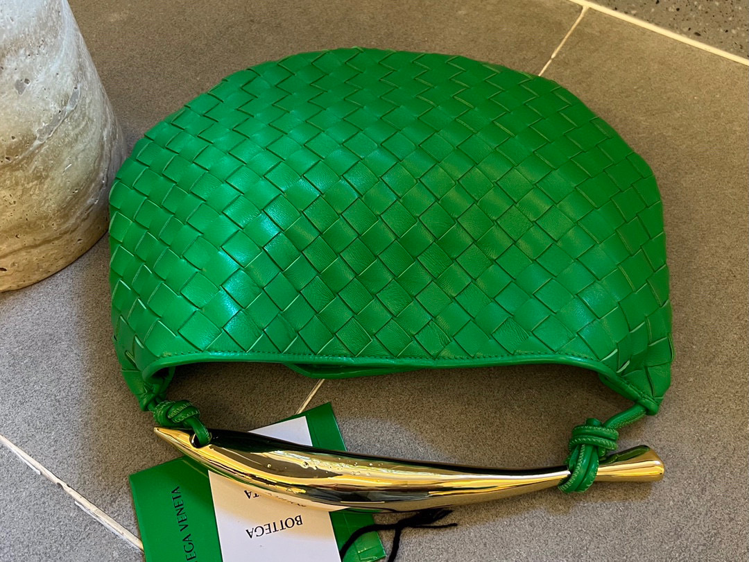 bo*te*ga Ve*ne*ta sardine top handle bag