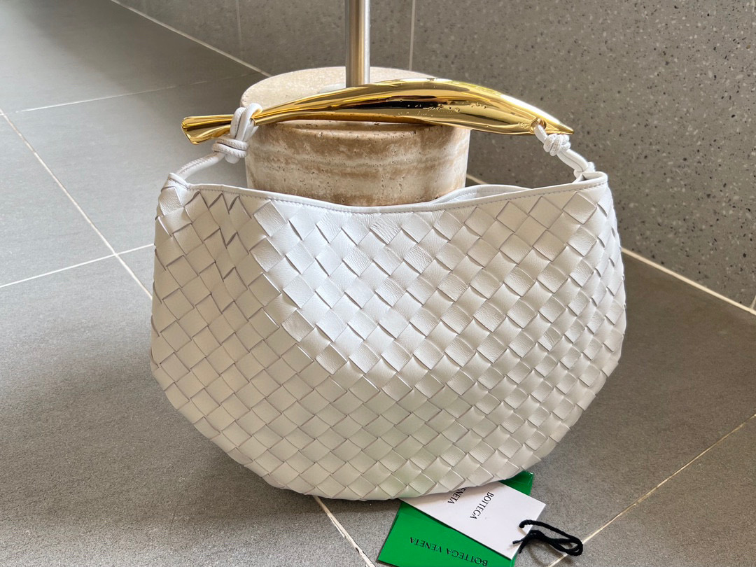 bo*te*ga Ve*ne*ta sardine top handle bag