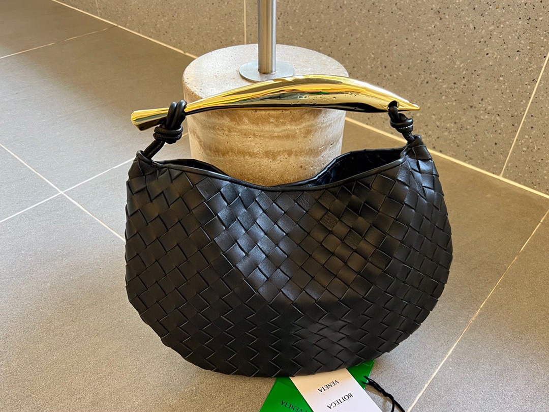 bo*te*ga Ve*ne*ta sardine top handle bag