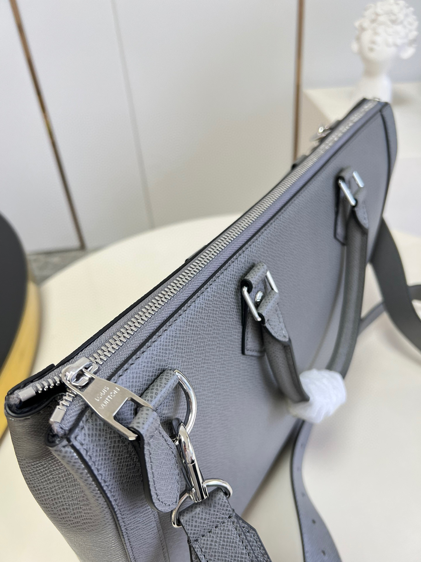 l**is V*t*n maletin slim bag