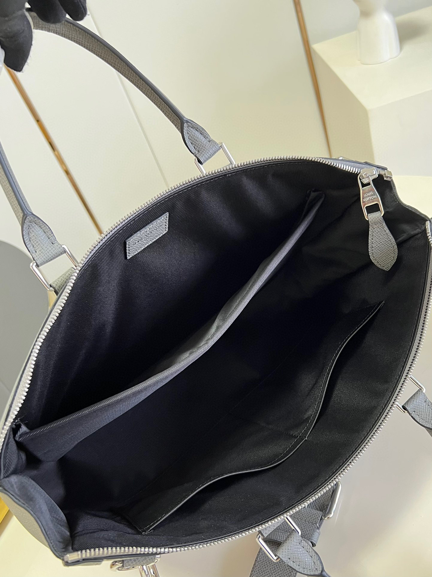 l**is V*t*n maletin slim bag