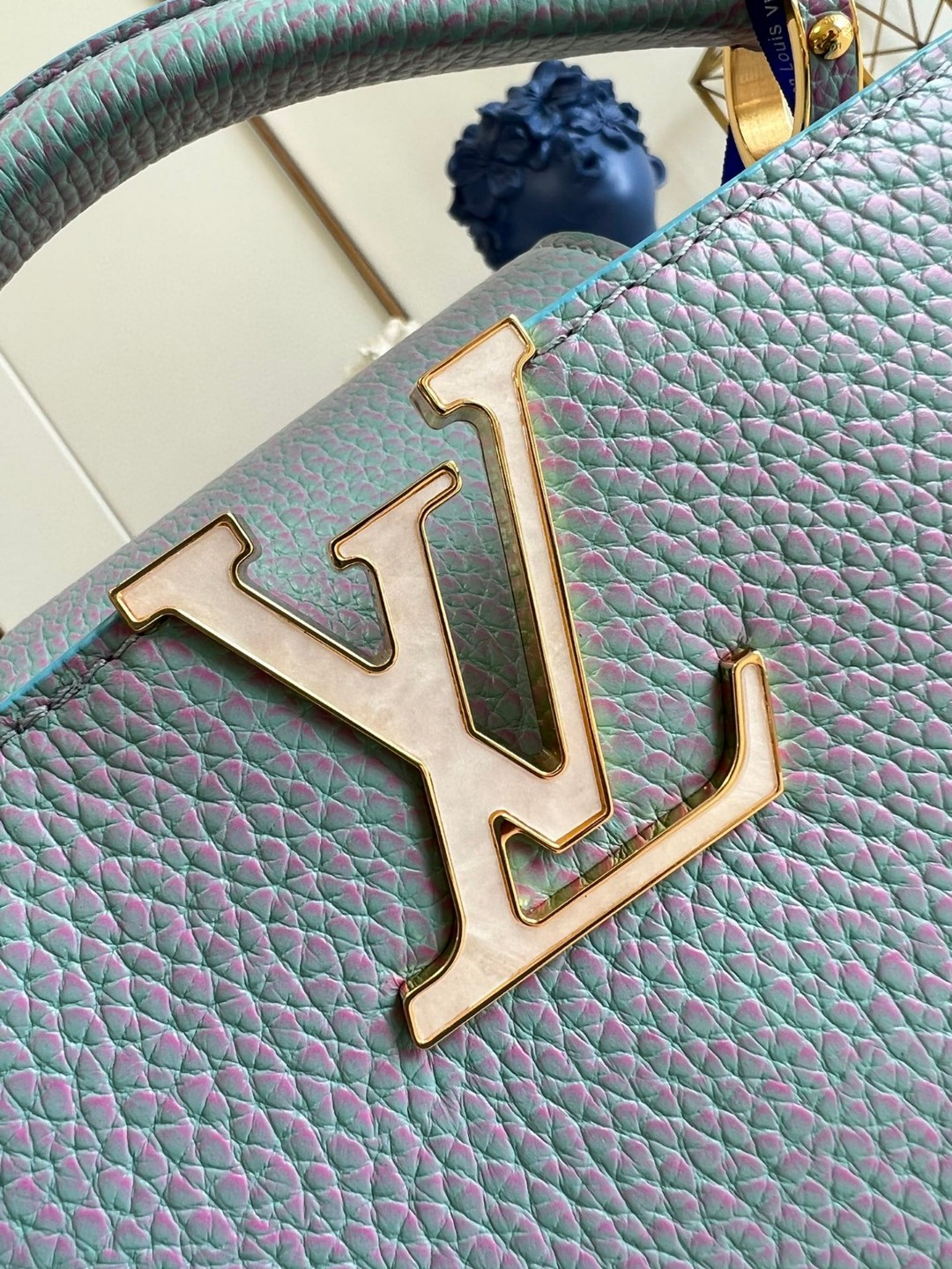l**is V*t*n capucines mini