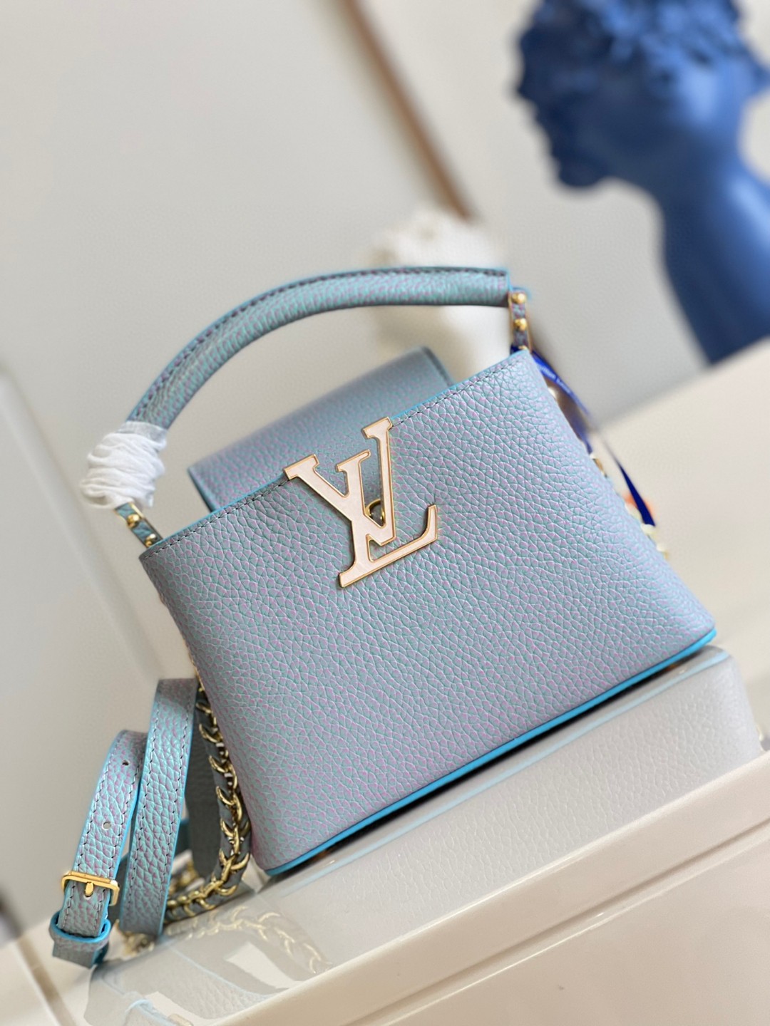 l**is V*t*n capucines mini