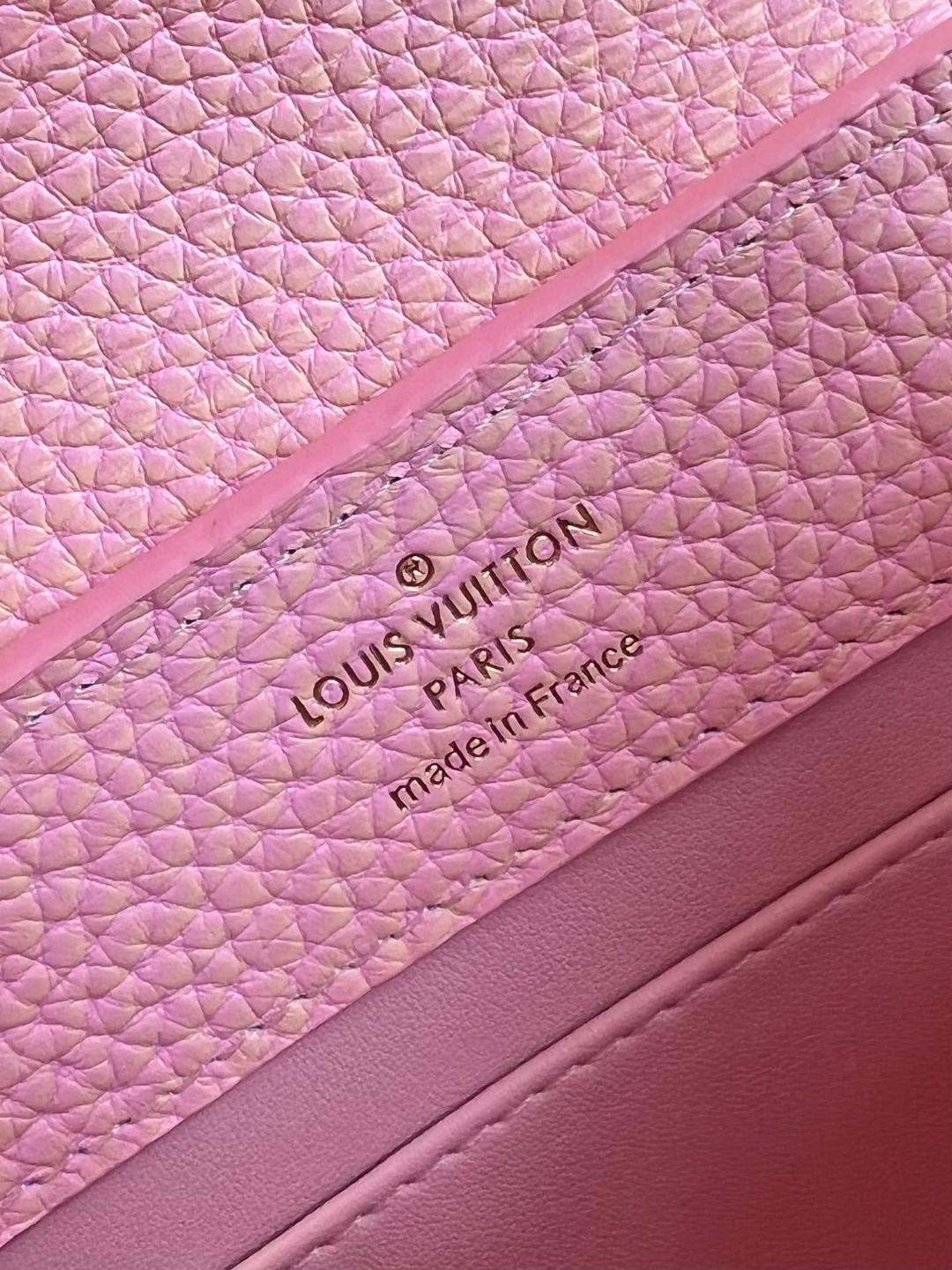 l**is V*t*n capucines mini