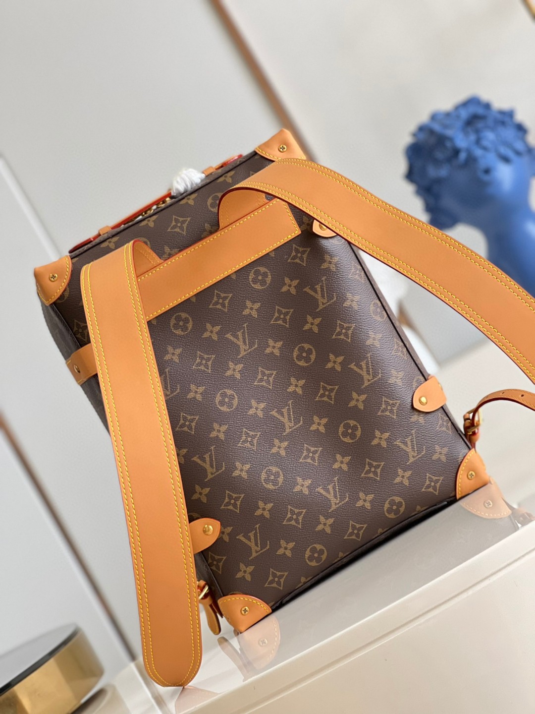 l**is V*t*n soft trunk backpack pm