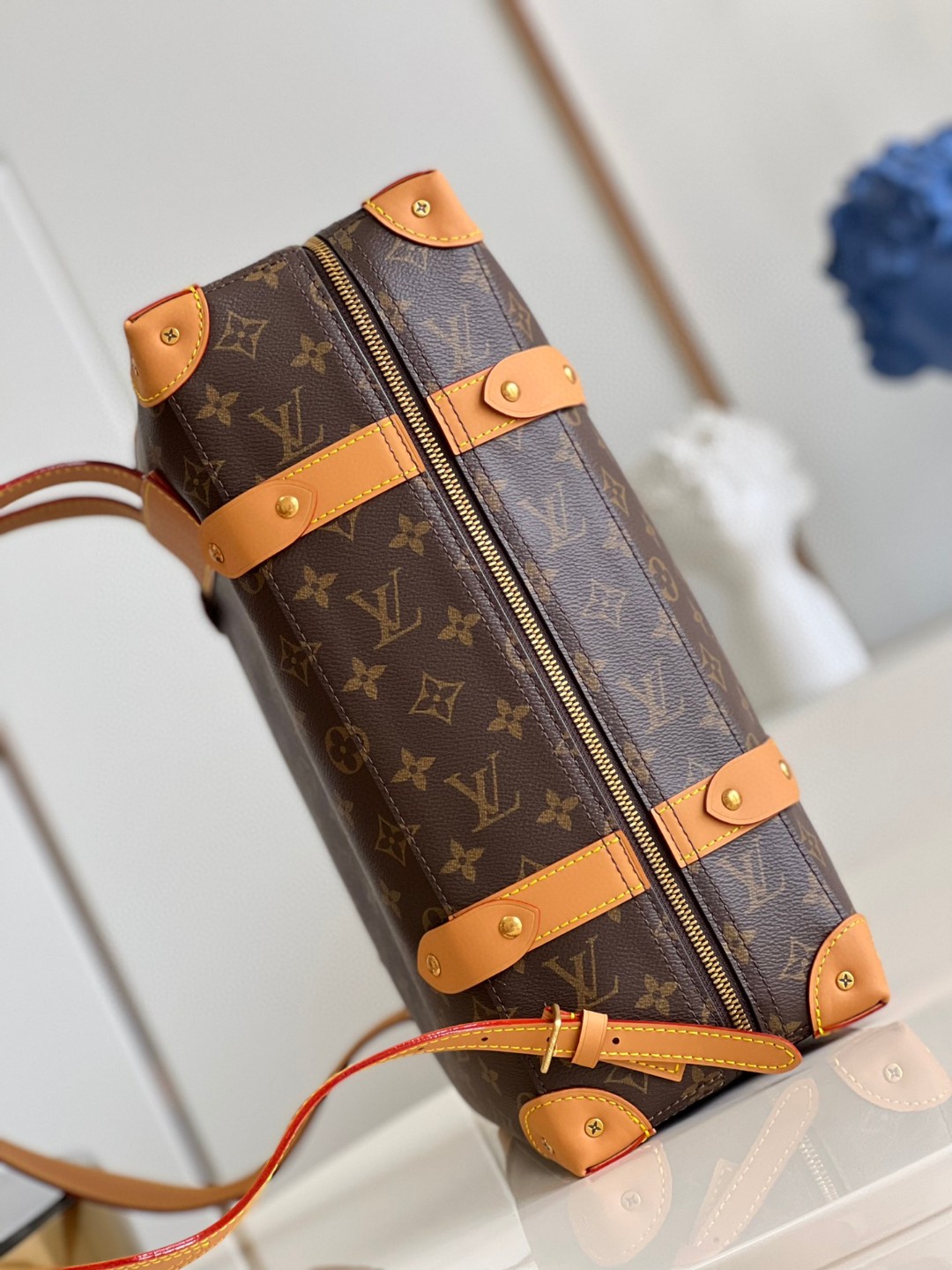 l**is V*t*n soft trunk backpack pm