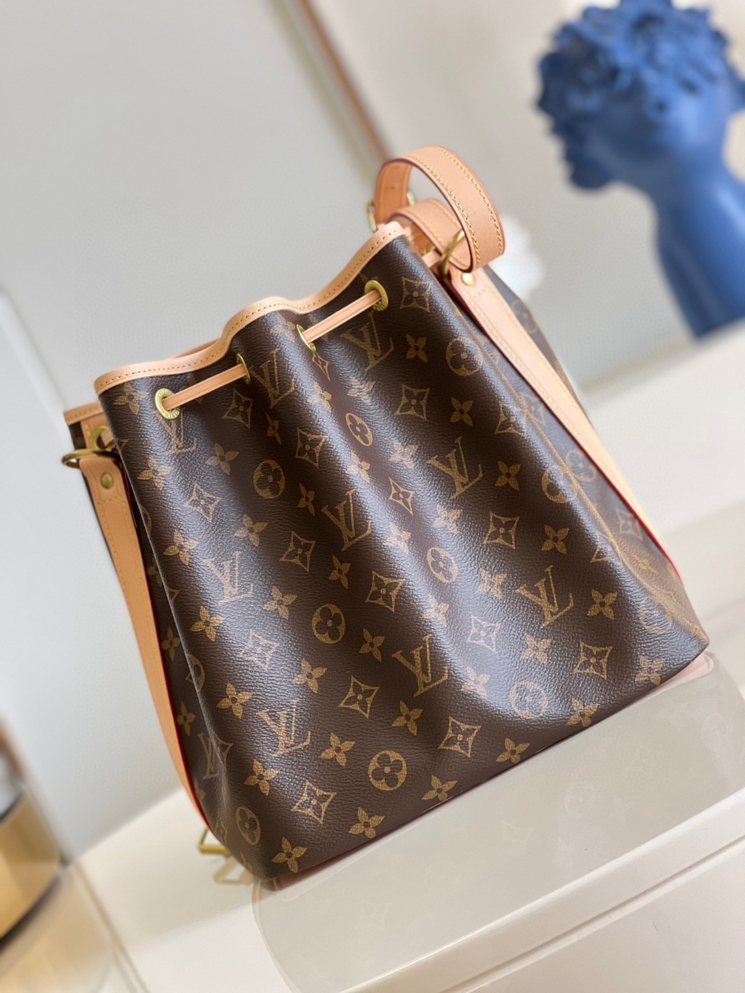 l**is V*t*n noe bag