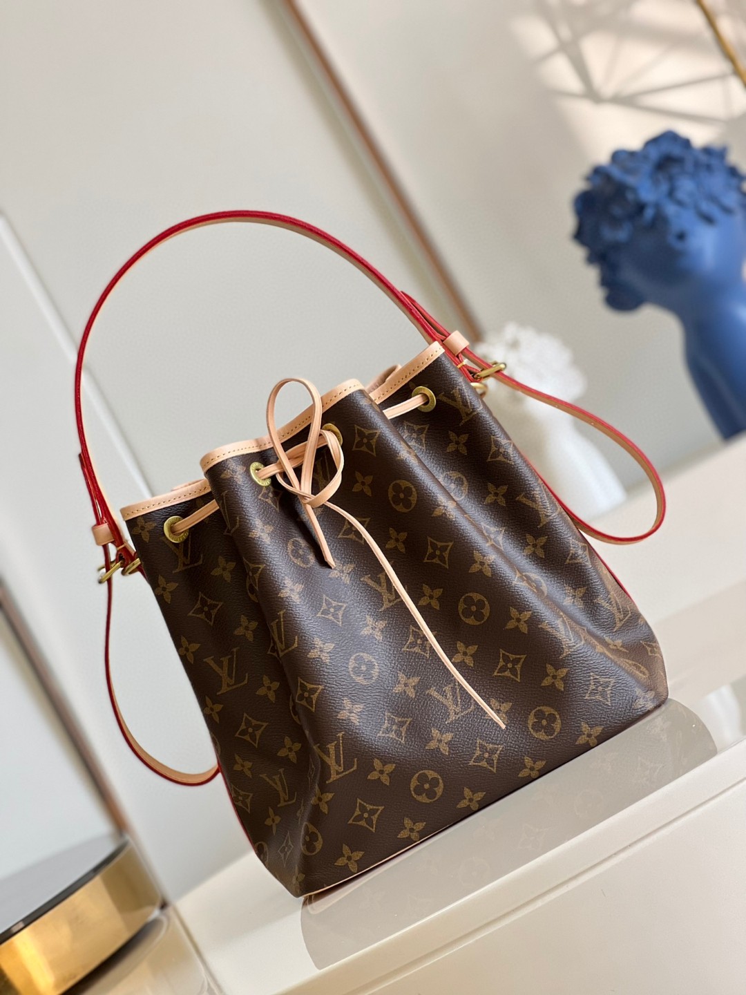 l**is V*t*n noe bag