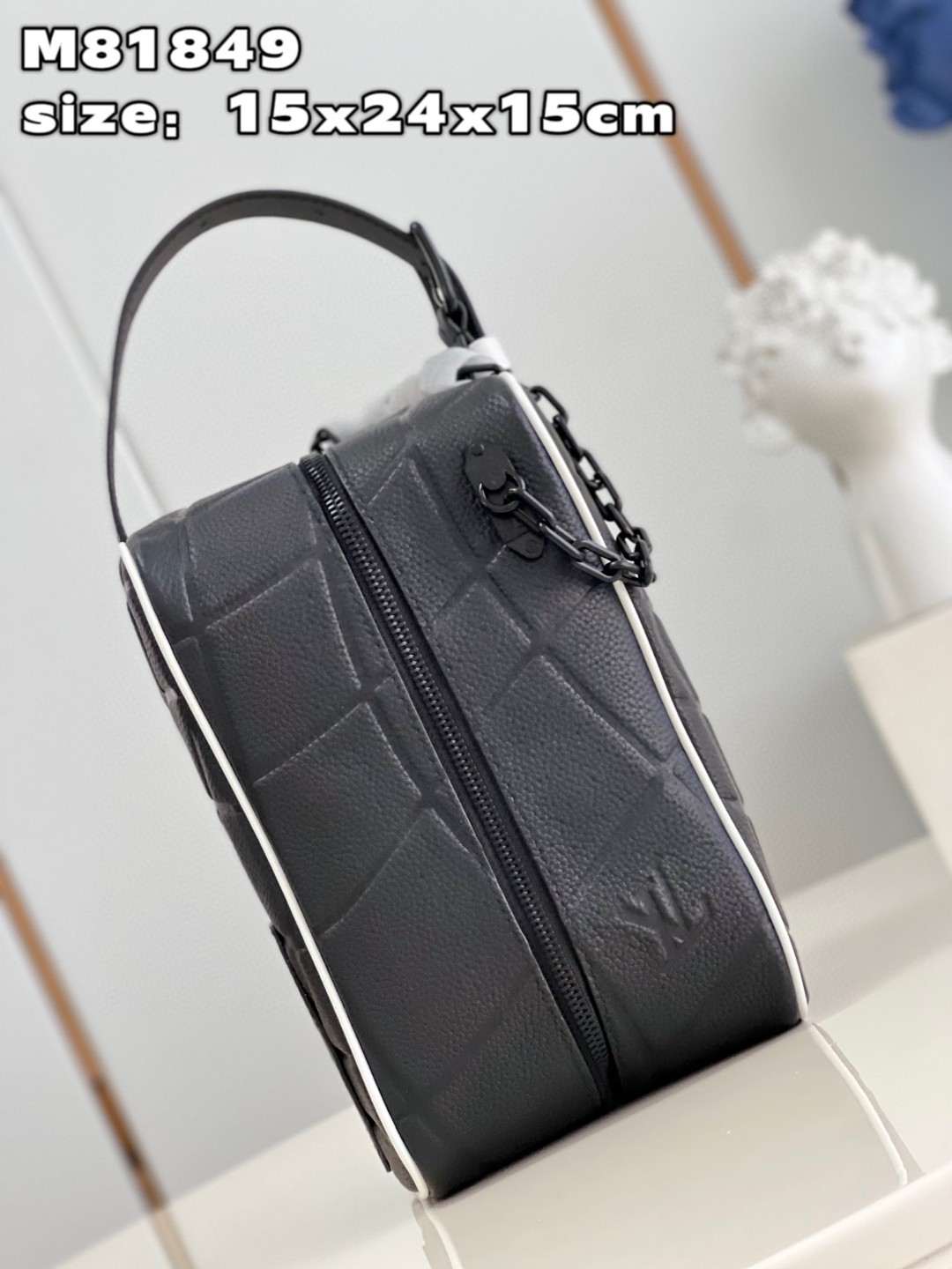 l**is V*t*n dopp kit