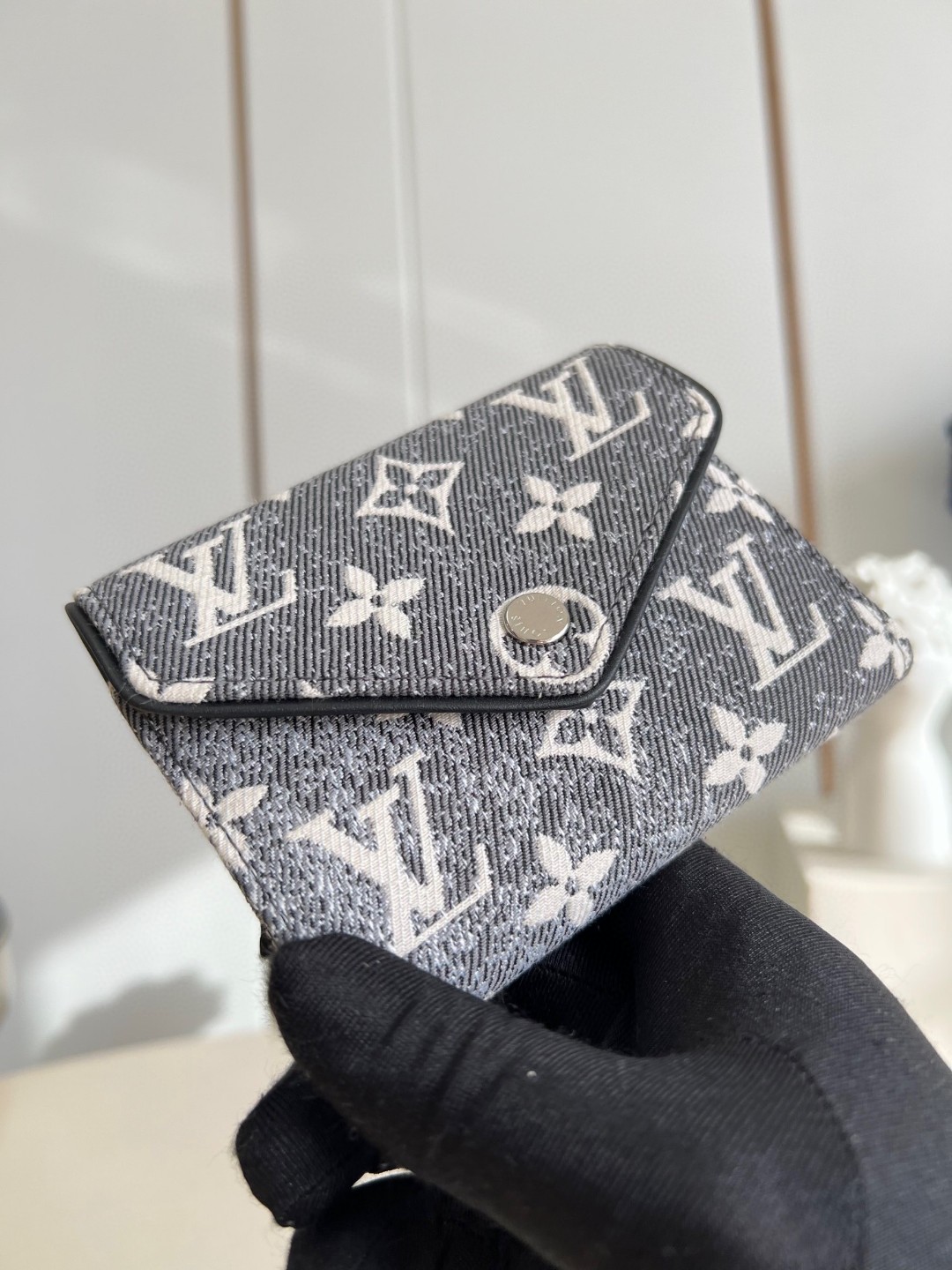 l**is V*t*n victorine wallet