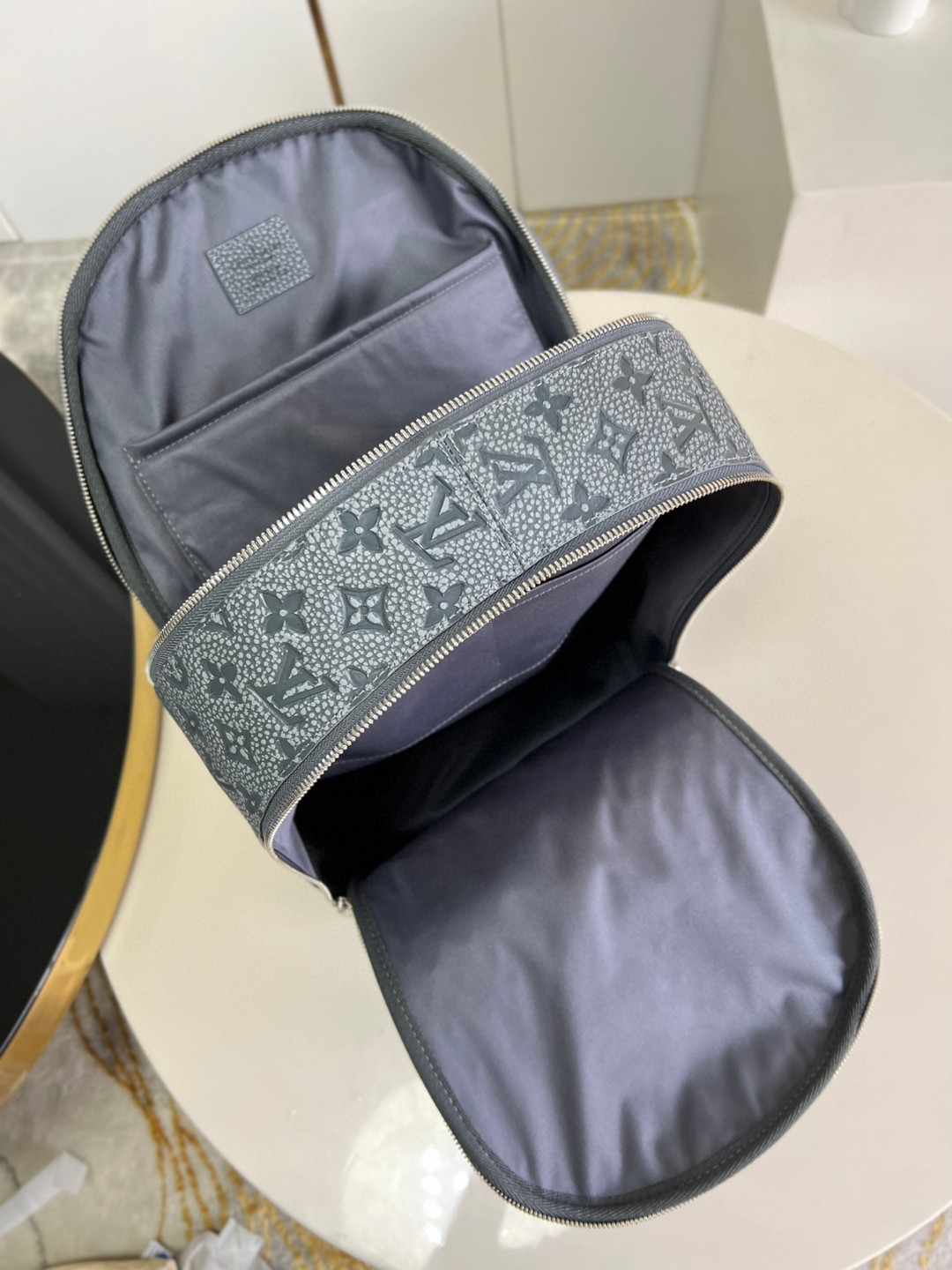 l**is V*t*n ellipse backpack