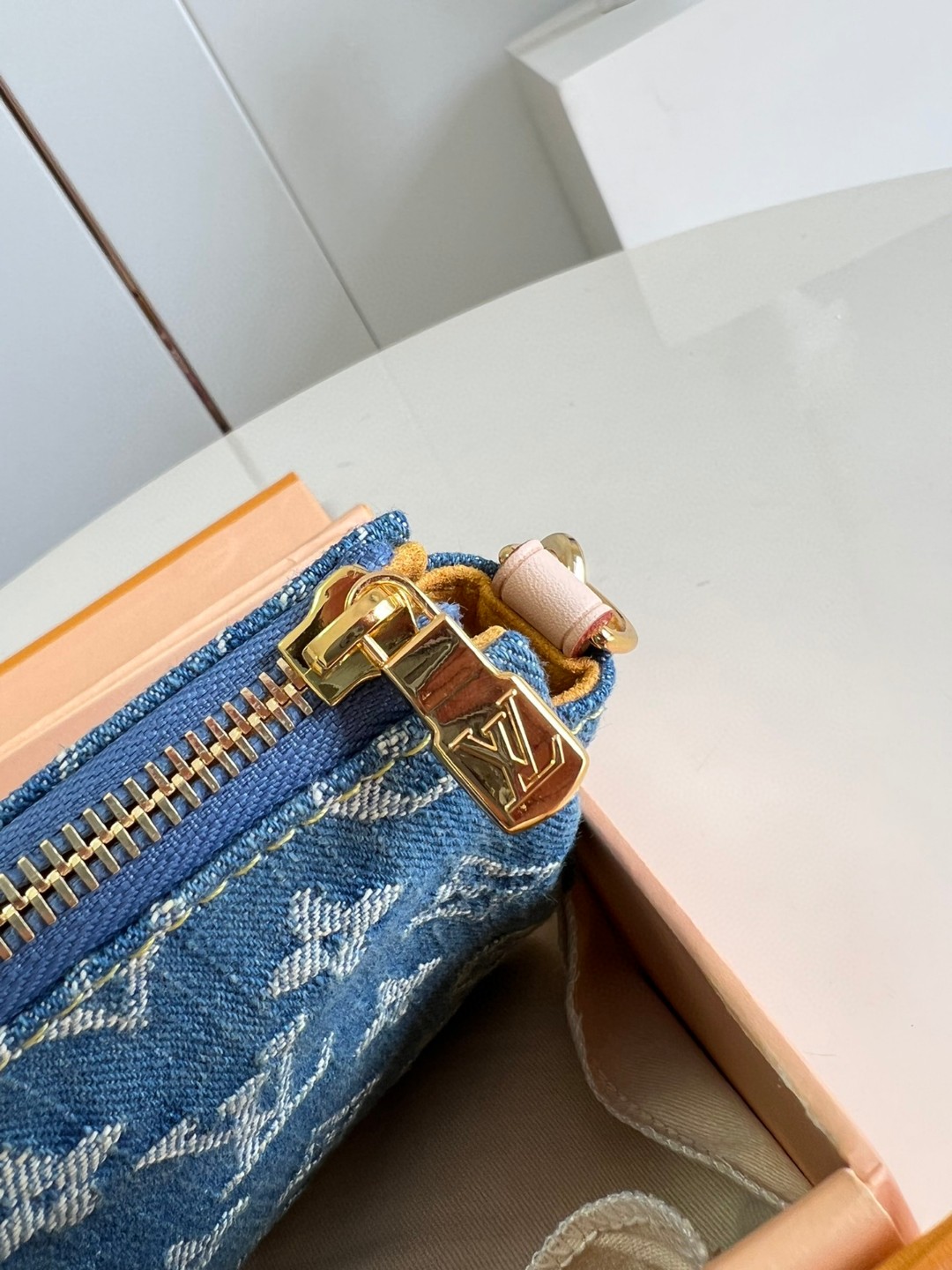 l**is V*t*n pochette accessoires