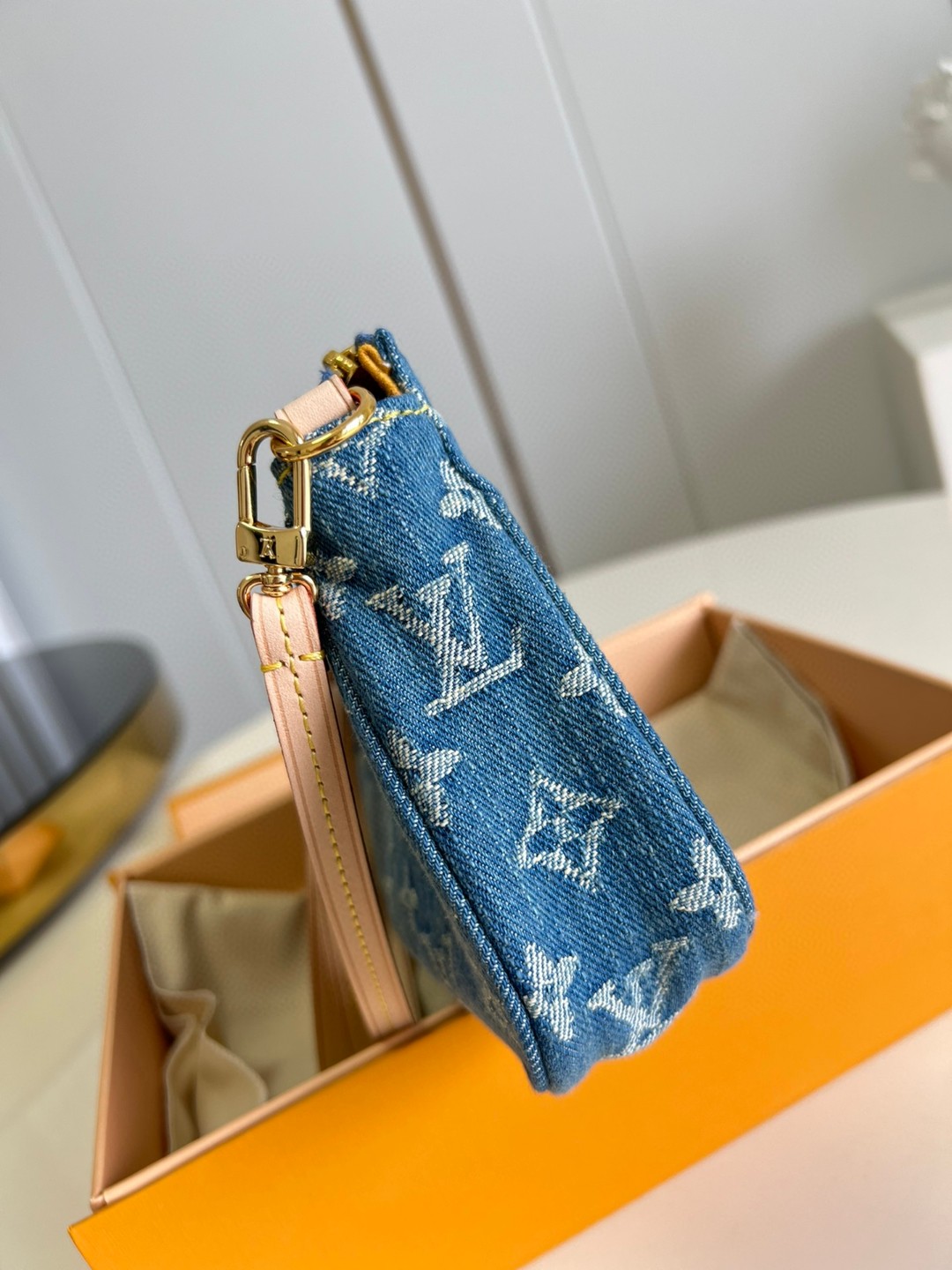l**is V*t*n pochette accessoires