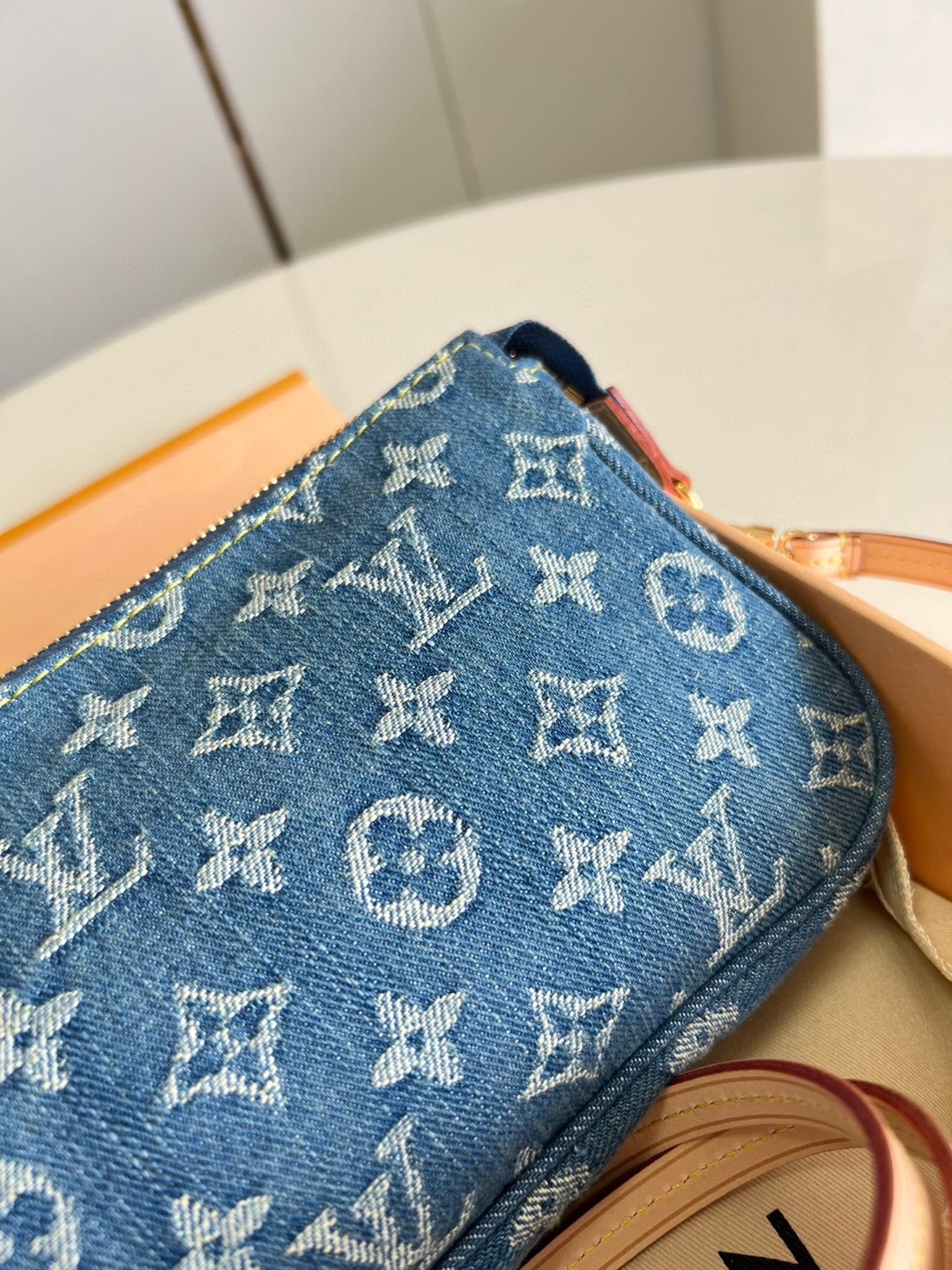 l**is V*t*n pochette accessoires