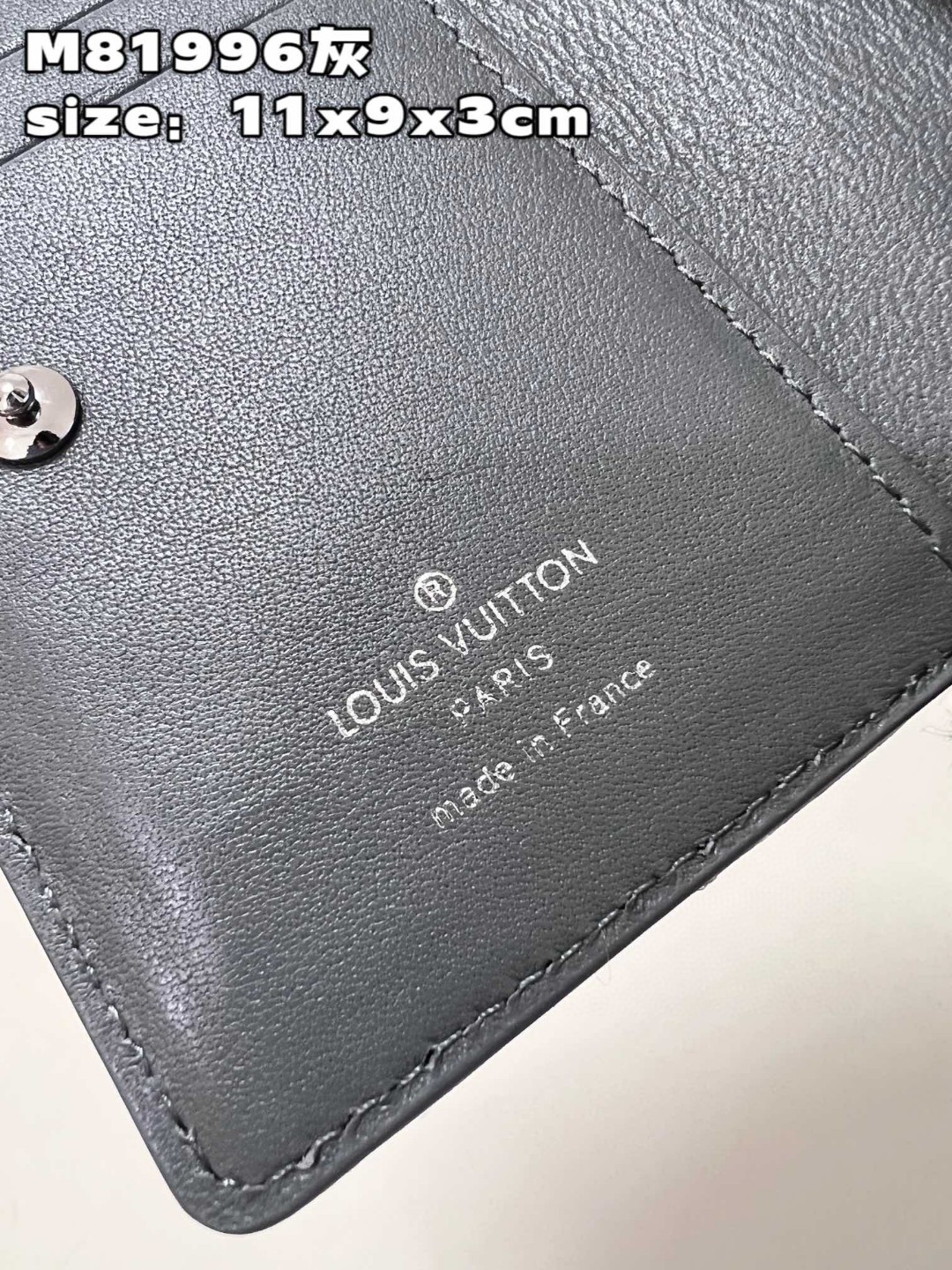 l**is V*t*n lou coussin wallet