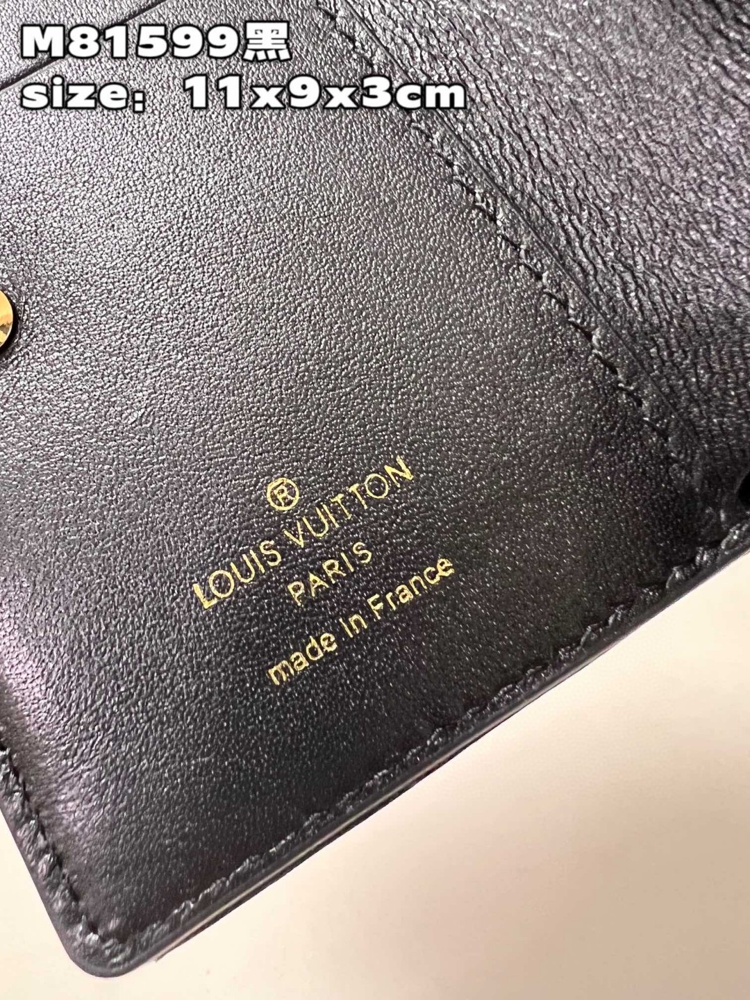 l**is V*t*n lou coussin wallet