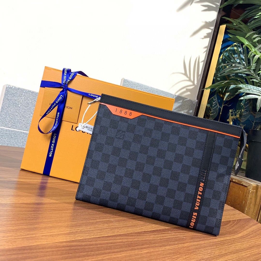 l**is V*t*n zippy long wallet