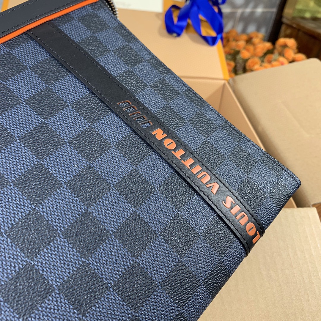 l**is V*t*n zippy long wallet