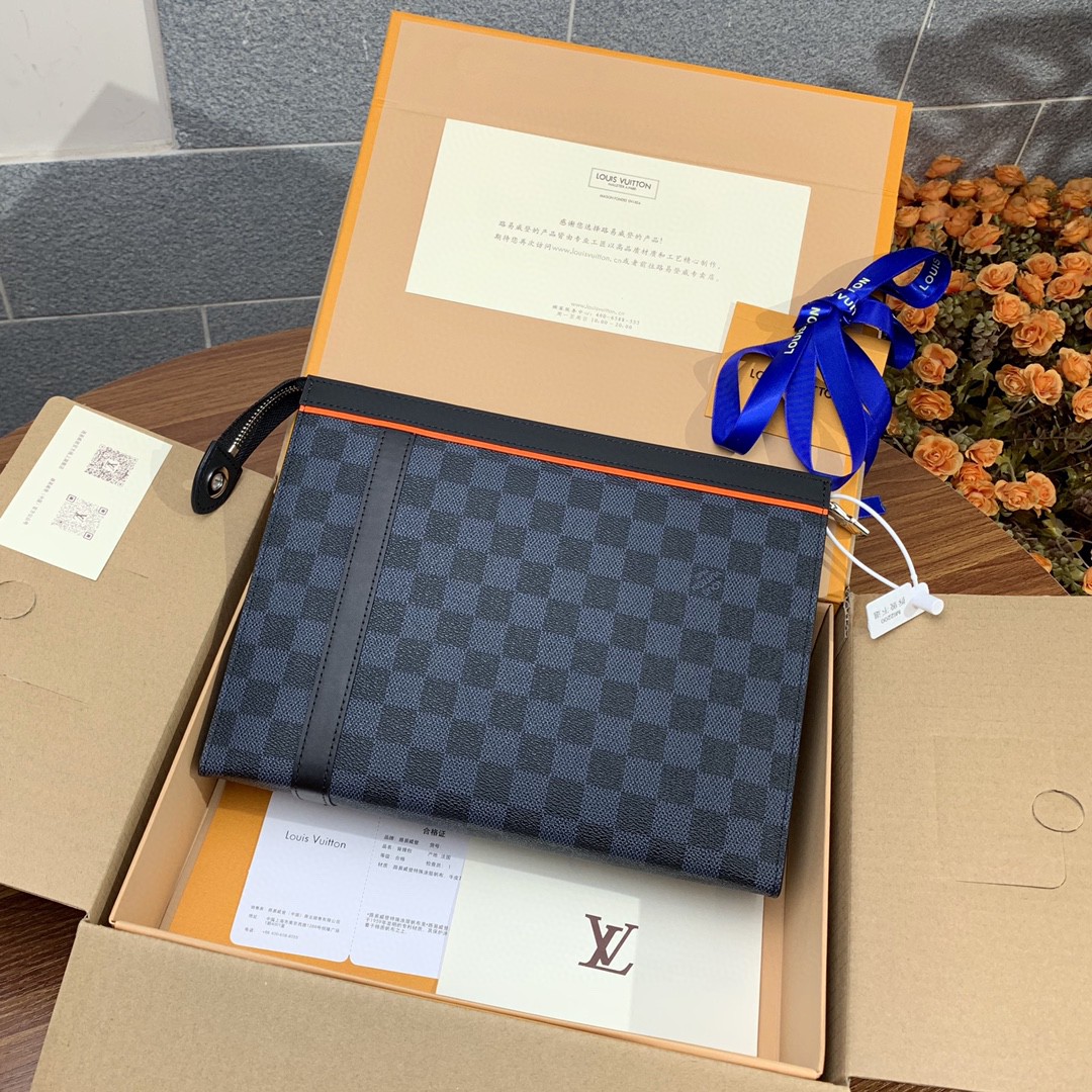 l**is V*t*n zippy long wallet