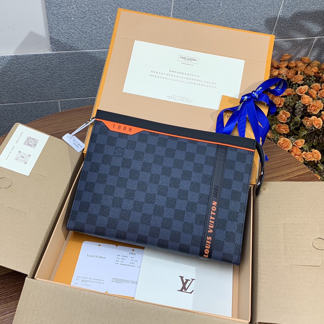 l**is V*t*n zippy long wallet