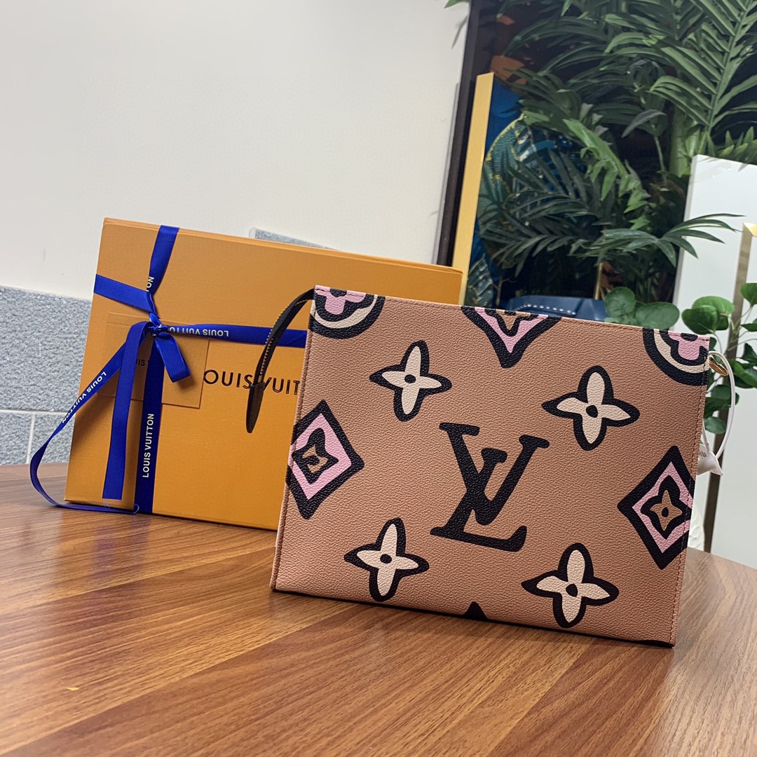 l**is V*t*n pouches & cosmetic