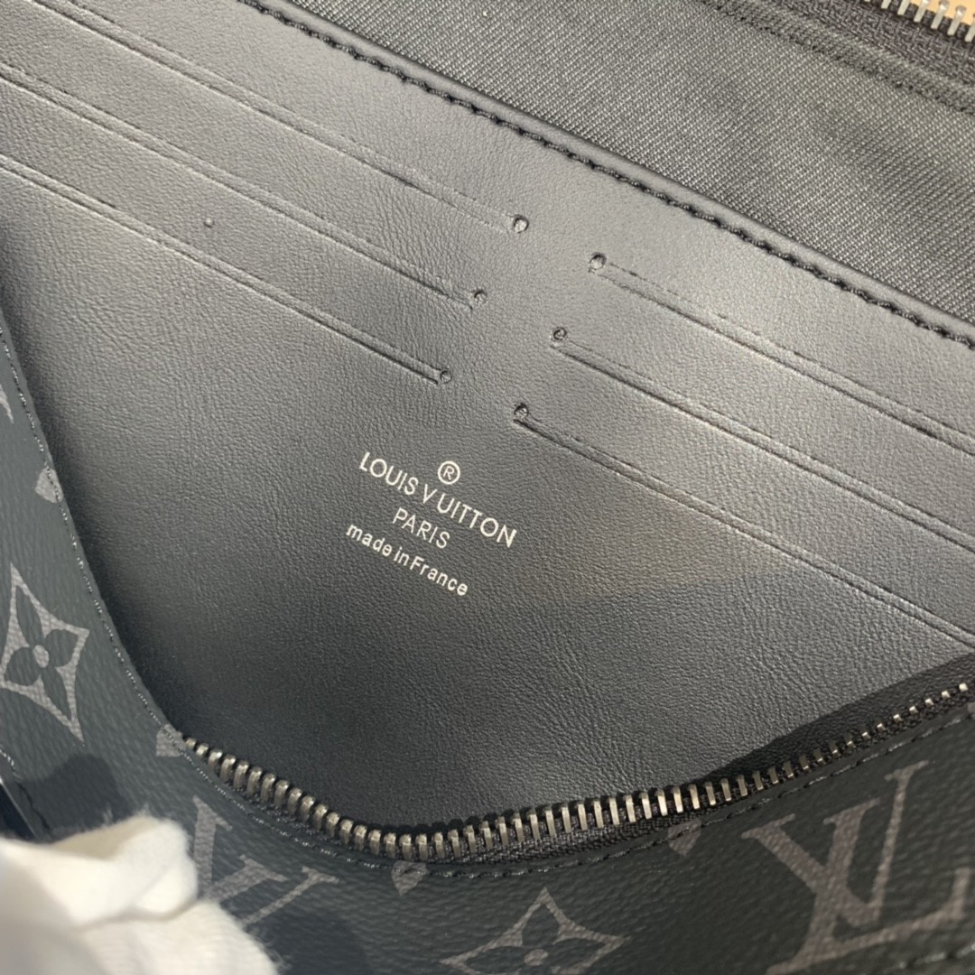 l**is V*t*n men pouch