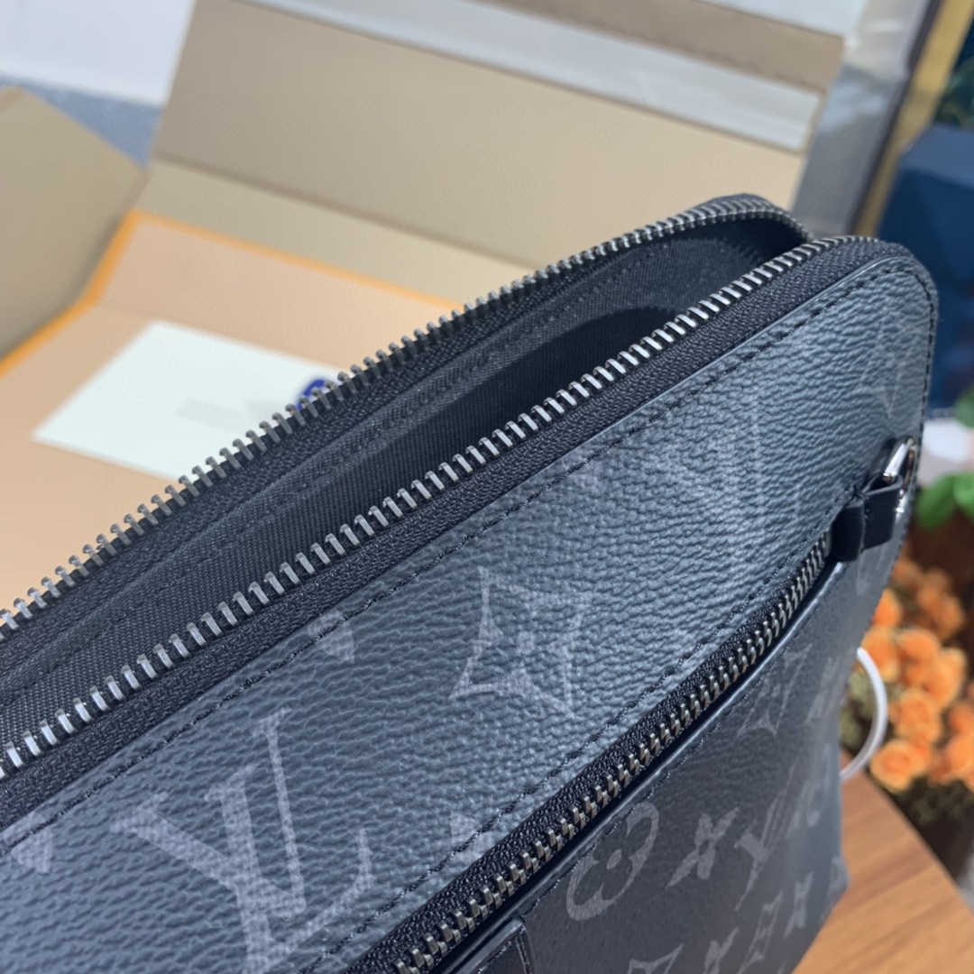 l**is V*t*n men pouch