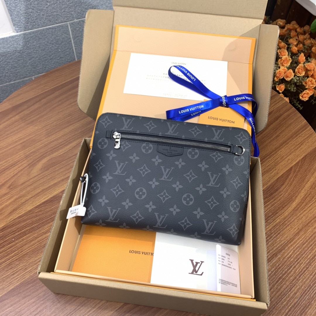 l**is V*t*n men pouch