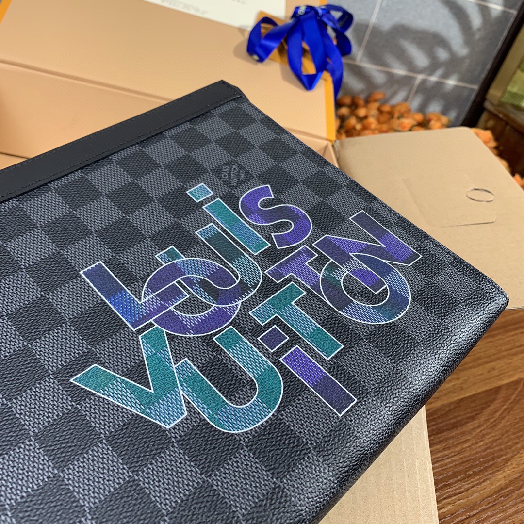 l**is V*t*n zippy wallet
