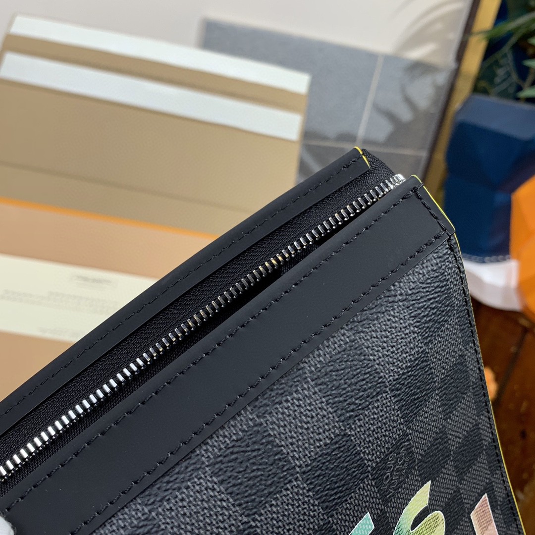 l**is V*t*n zippy wallet
