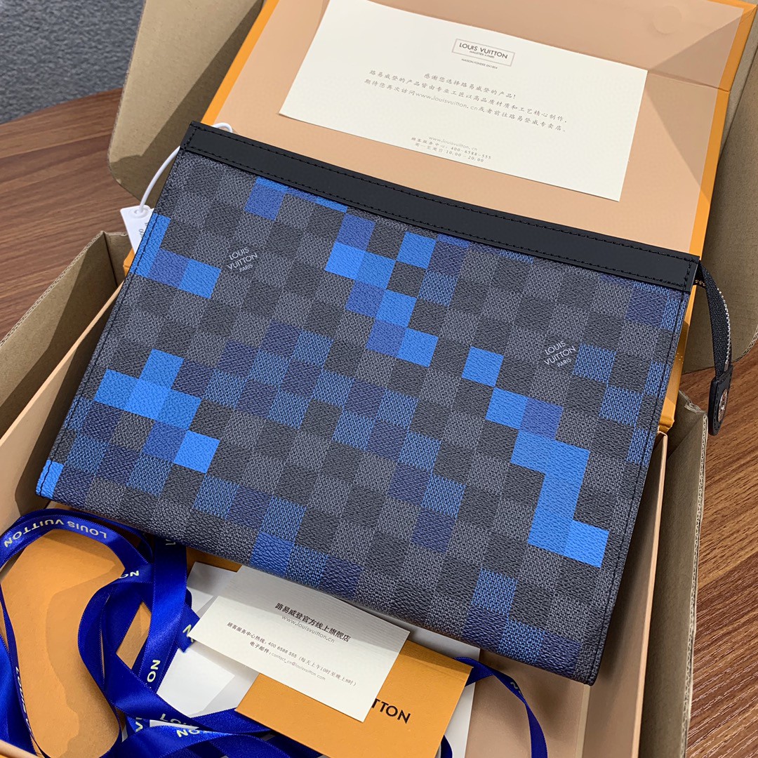 l**is V*t*n clémence long bifold wallet