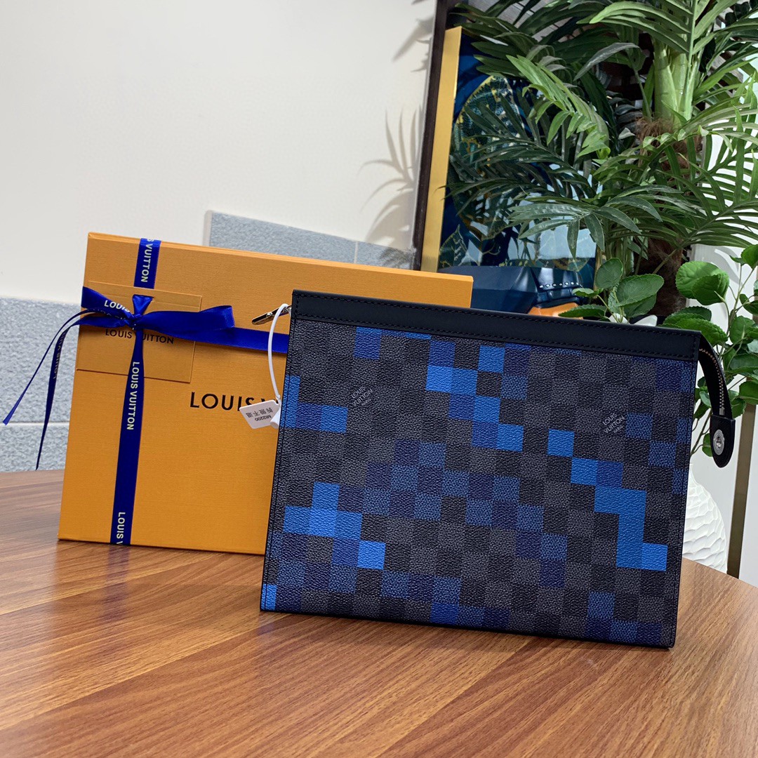 l**is V*t*n clémence long bifold wallet