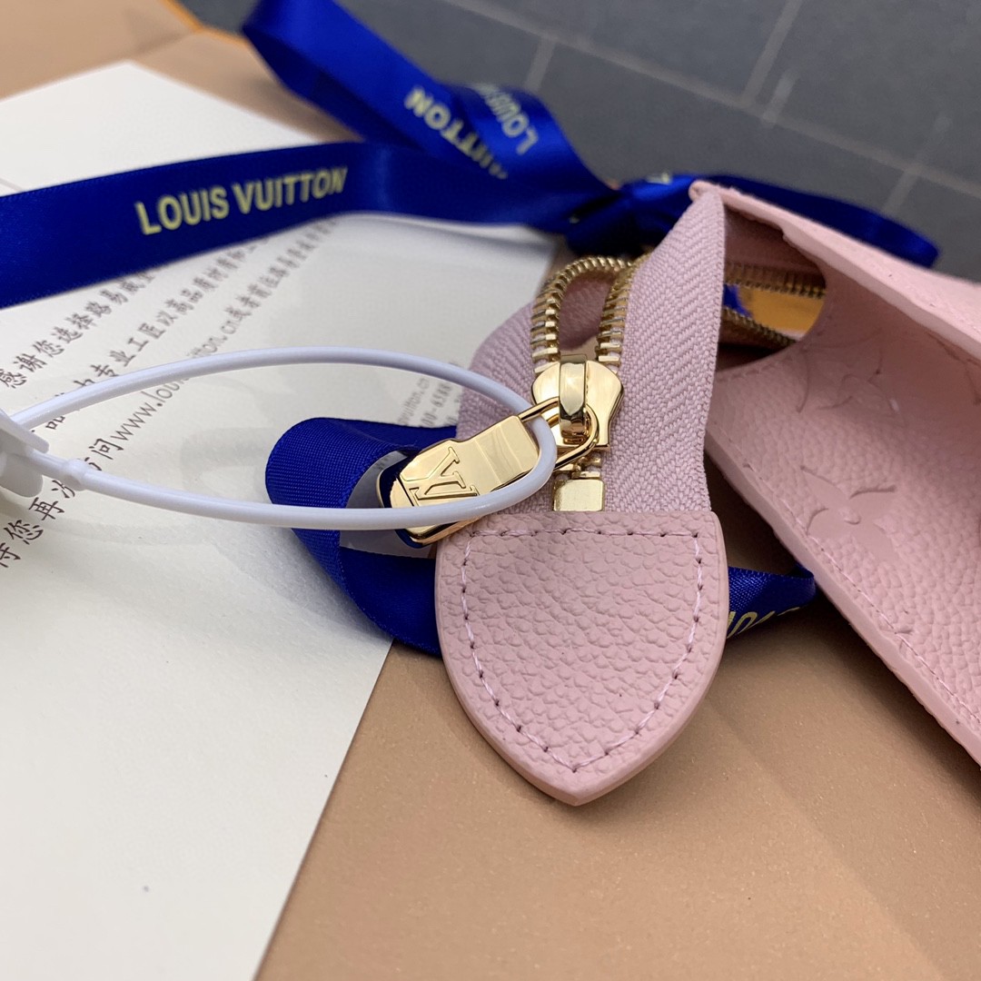 l**is V*t*n leather pouches & cosmetic
