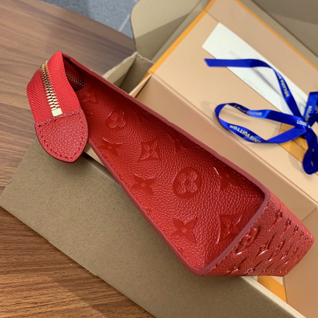 l**is V*t*n leather pouches & cosmetic