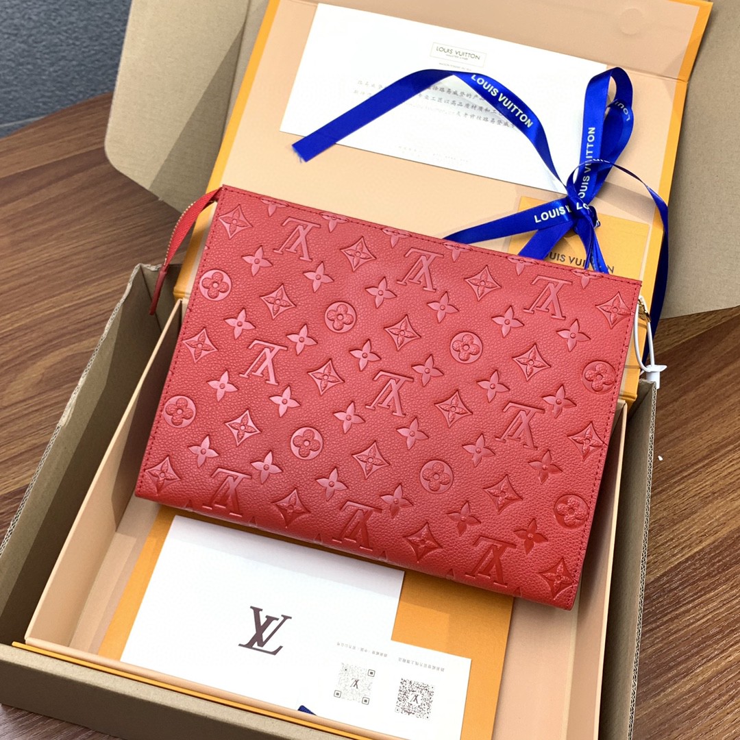 l**is V*t*n leather pouches & cosmetic