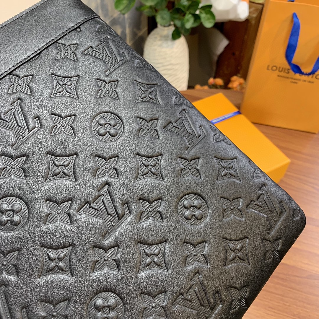 l**is V*t*n discovery pochette