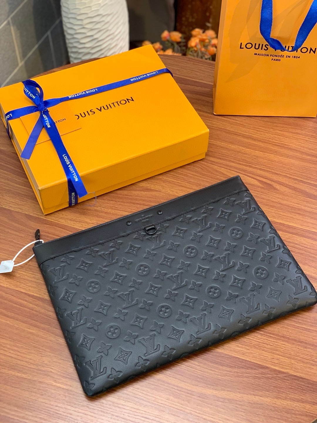 l**is V*t*n discovery pochette