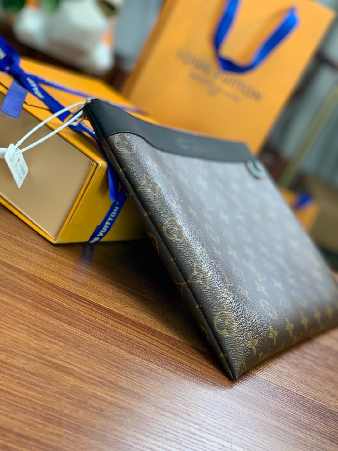 l**is V*t*n discovery pochette