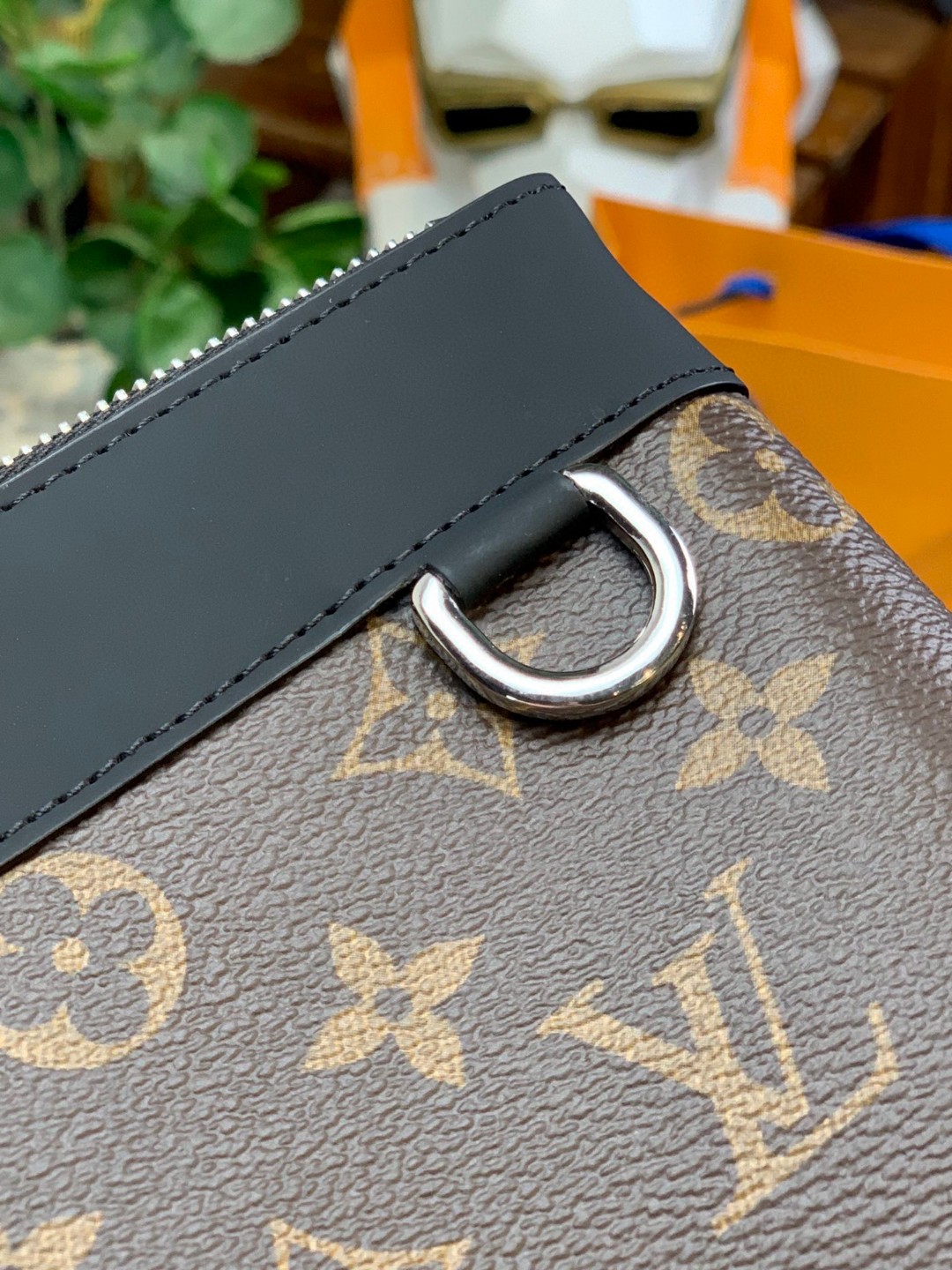 l**is V*t*n discovery pochette