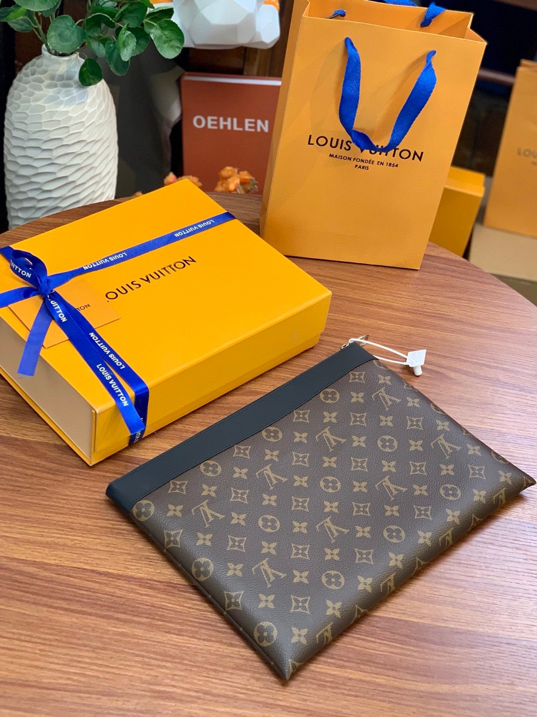 l**is V*t*n discovery pochette
