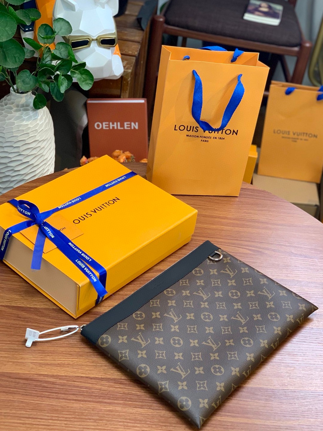 l**is V*t*n discovery pochette