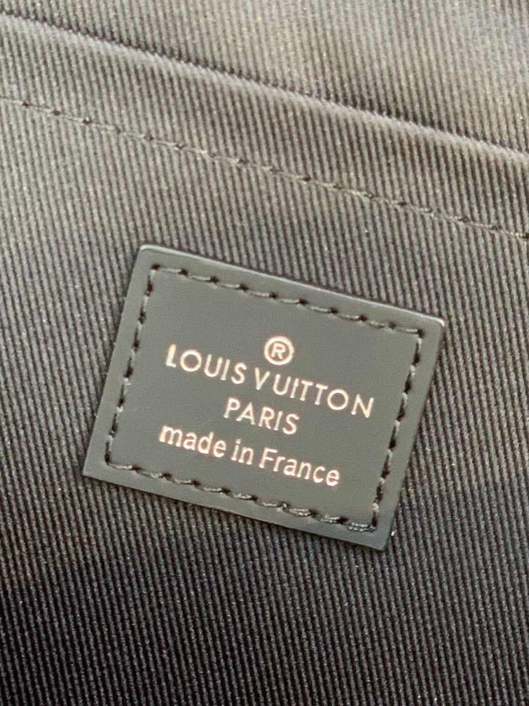 l**is V*t*n discovery pochette