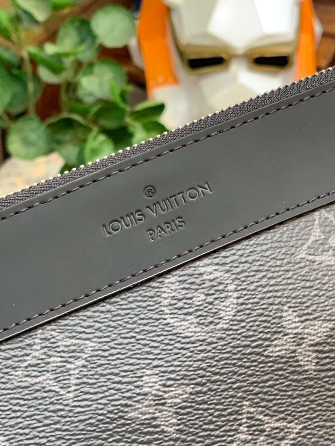 l**is V*t*n discovery pochette