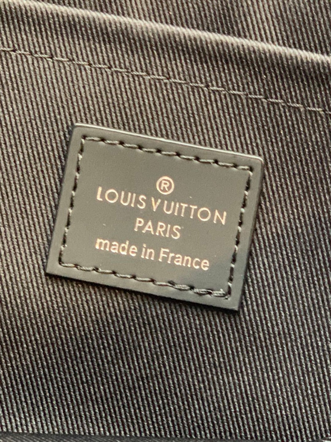 l**is V*t*n discovery pochette
