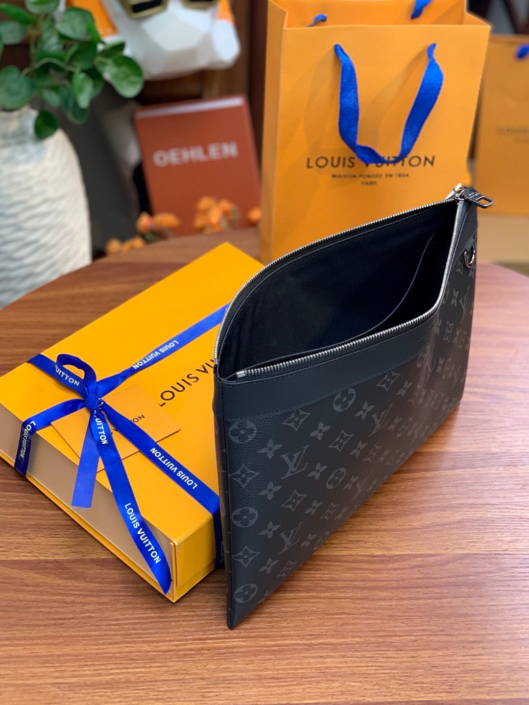 l**is V*t*n discovery pochette