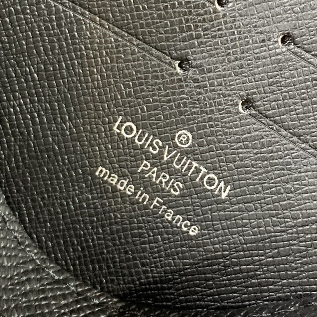 l**is V*t*n pochette voyage mm