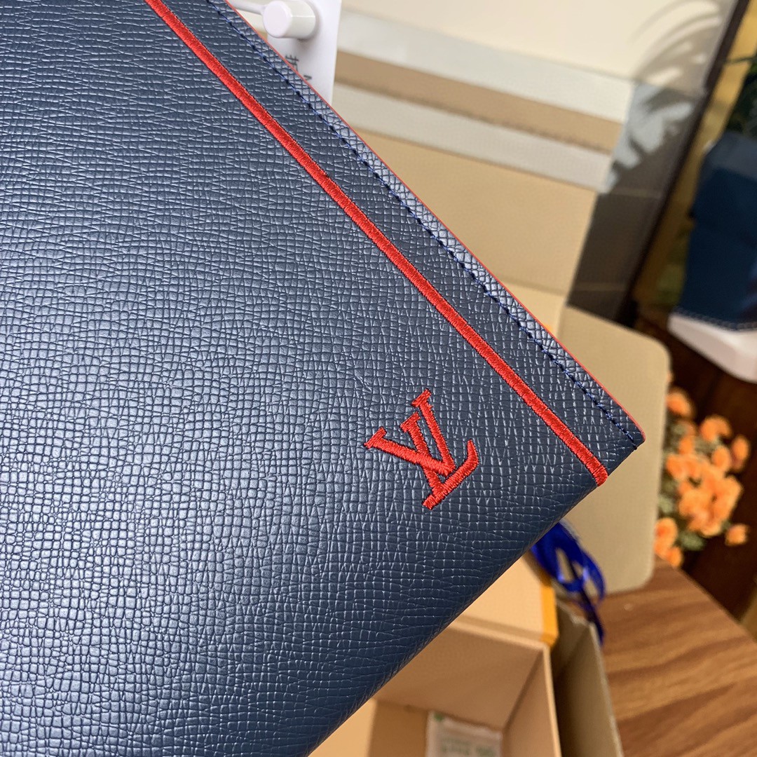 l**is V*t*n pochette voyage mm