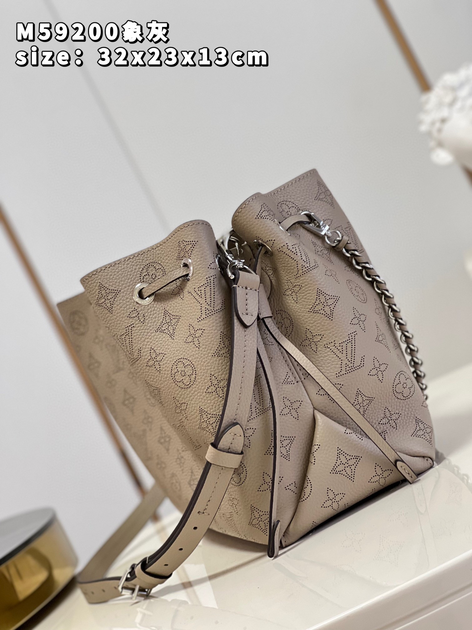 l**is V*t*n bella tote